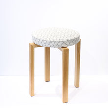 Load image into Gallery viewer, Removable seat pad for stool
